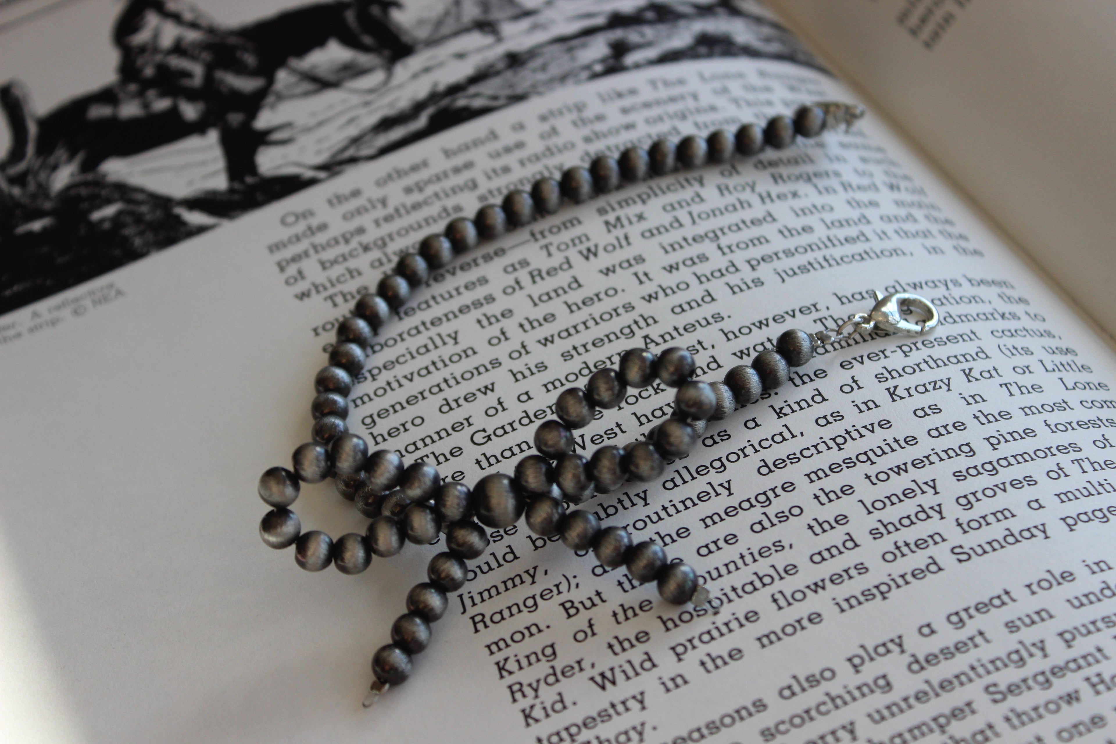 Navajo Pearl Bow Trucker Hat Band