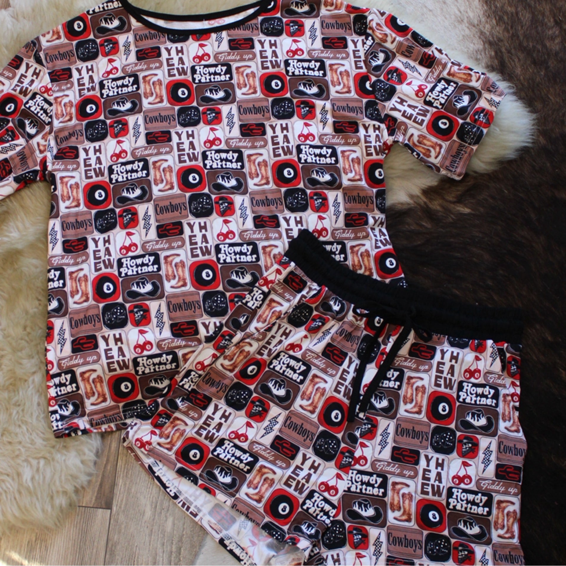 Yallternative Lounge Set