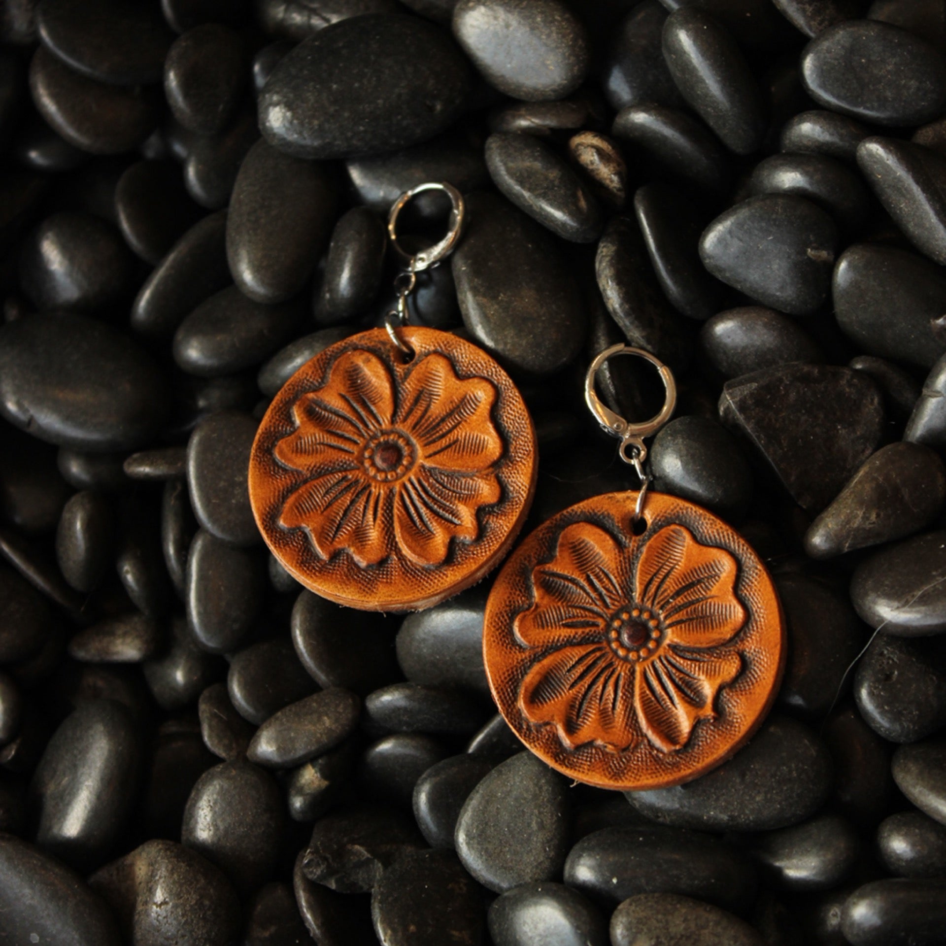 Circle Tooled Flower Huggie