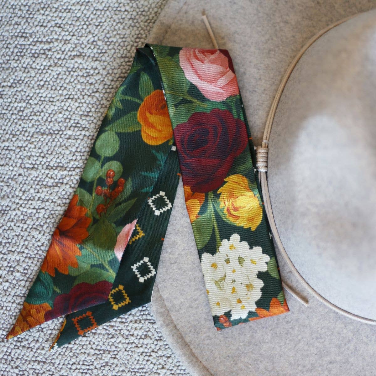 Aztec Floral Green Twilly 33"